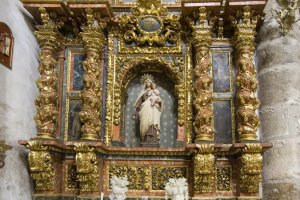 Alocen_Iglesia_Altar_Virgen_Carmen